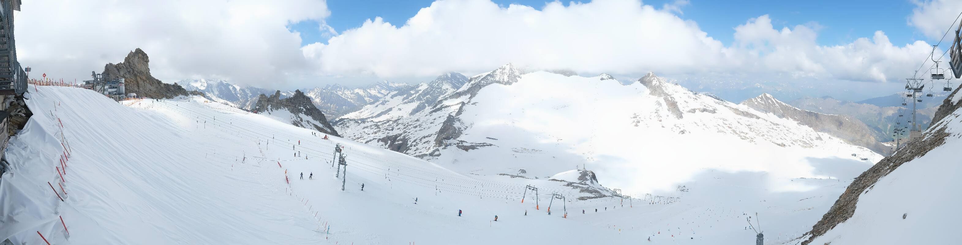 Archived image Webcam Hintertux Glacier - View from Gefrorene Wand