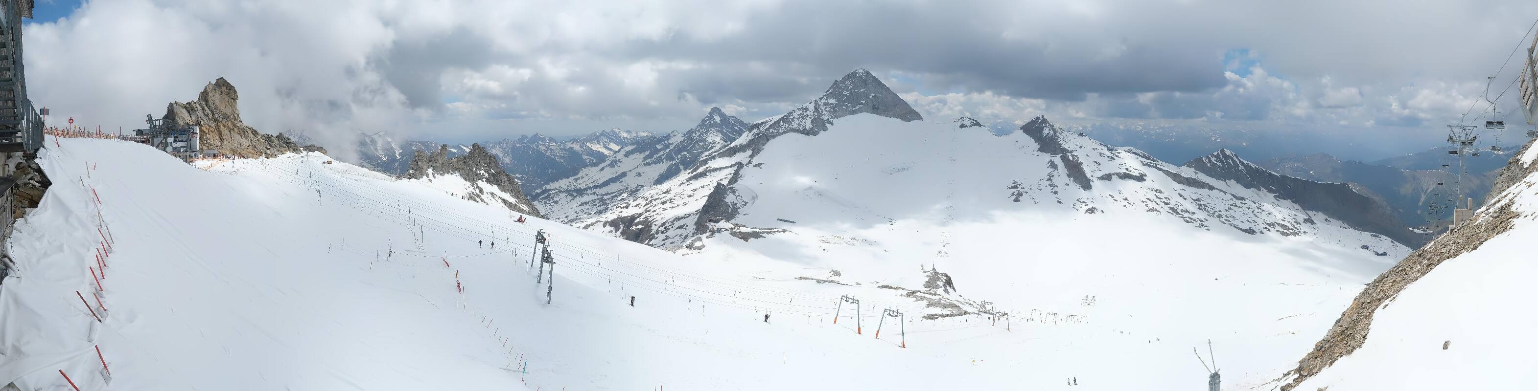 Archived image Webcam Hintertux Glacier - View from Gefrorene Wand