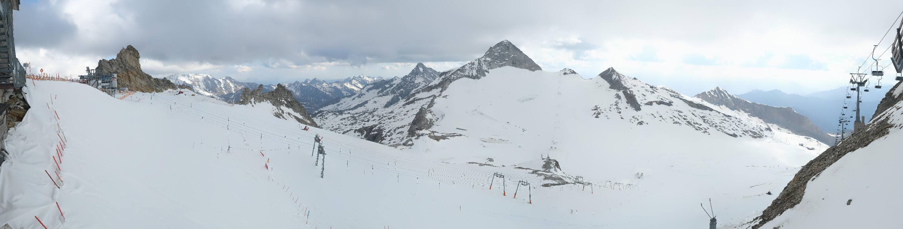 Archived image Webcam Hintertux Glacier - View from Gefrorene Wand