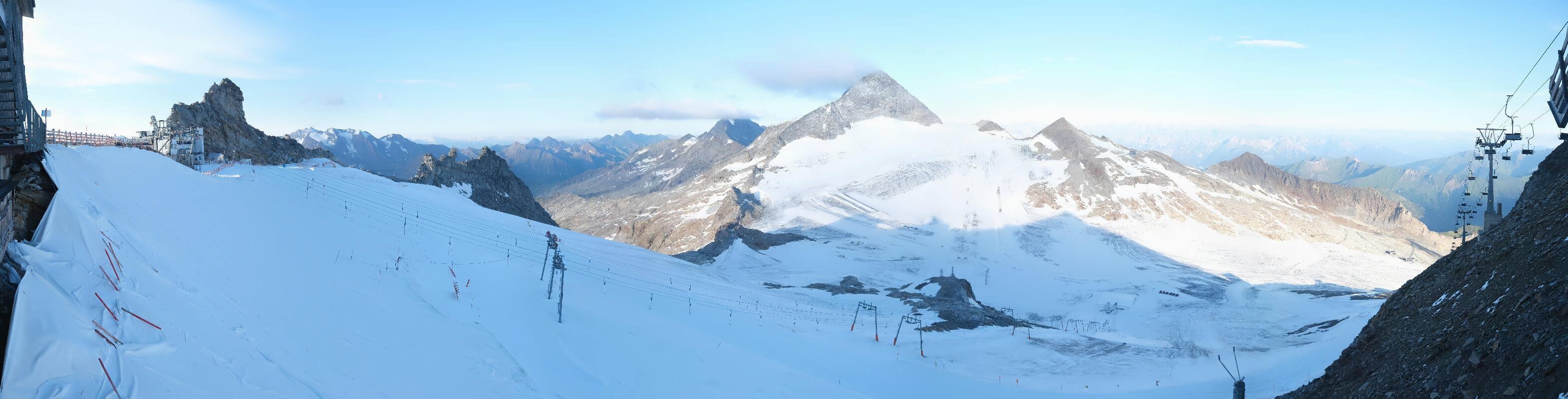 Archived image Webcam Hintertux Glacier - View from Gefrorene Wand