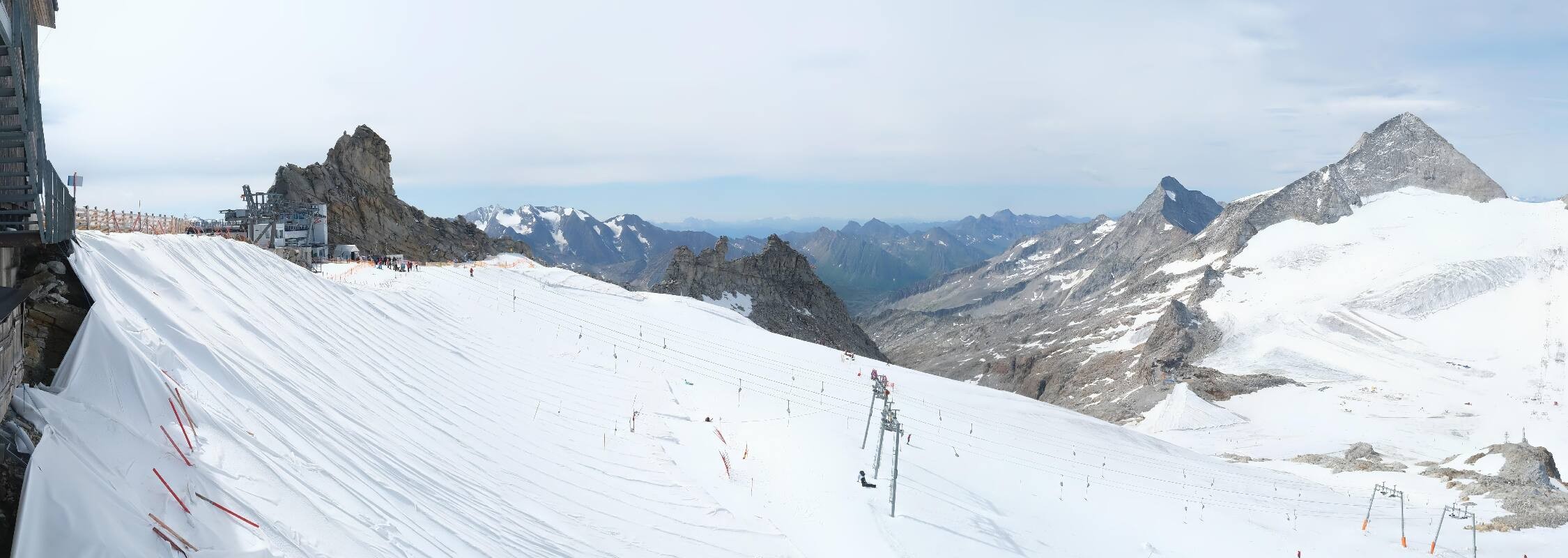 Archived image Webcam Hintertux Glacier - View from Gefrorene Wand