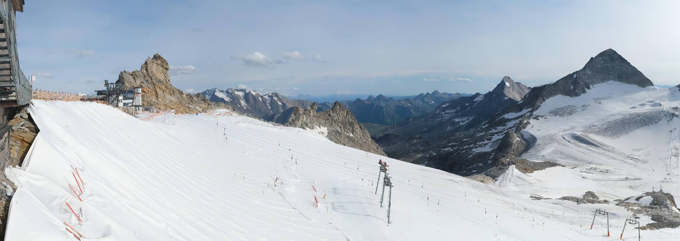 Archived image Webcam Hintertux Glacier - View from Gefrorene Wand