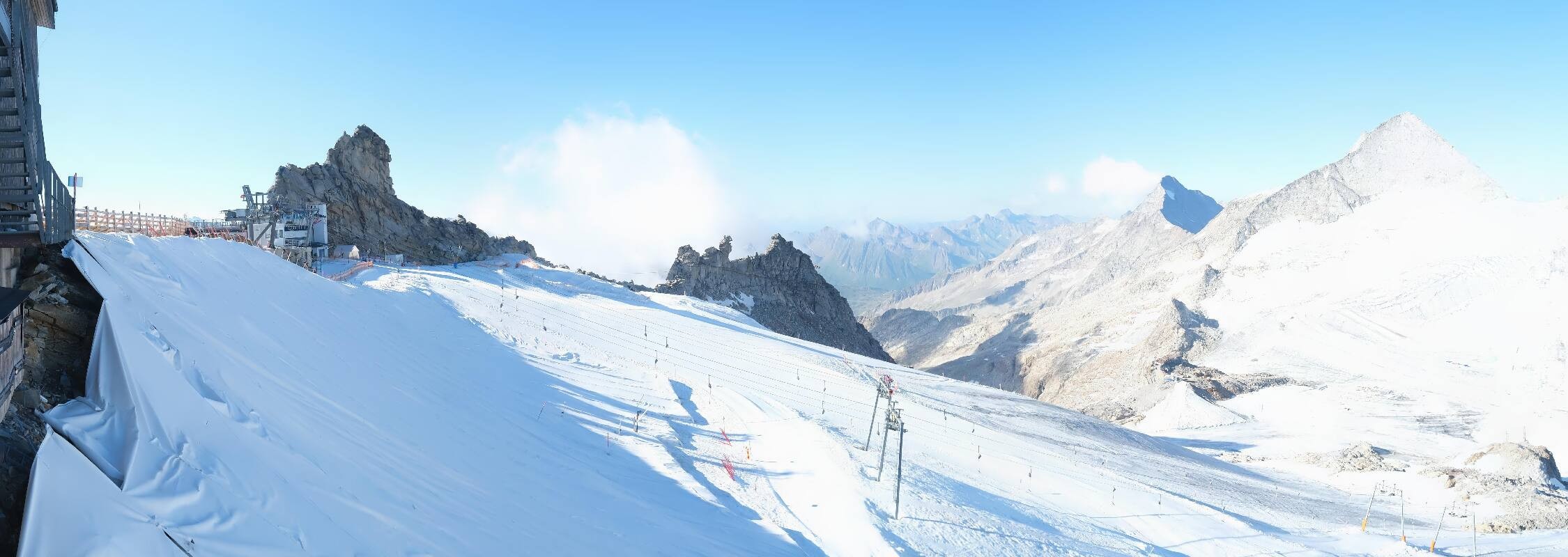 Archived image Webcam Hintertux Glacier - View from Gefrorene Wand