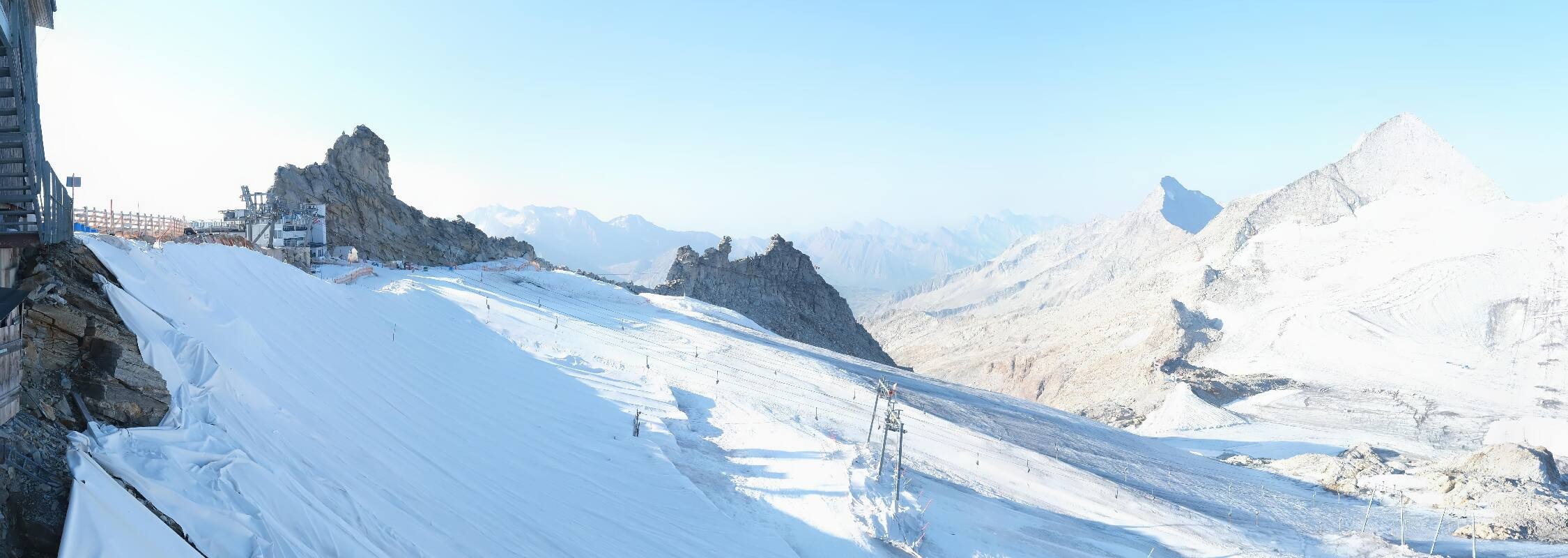Archived image Webcam Hintertux Glacier - View from Gefrorene Wand