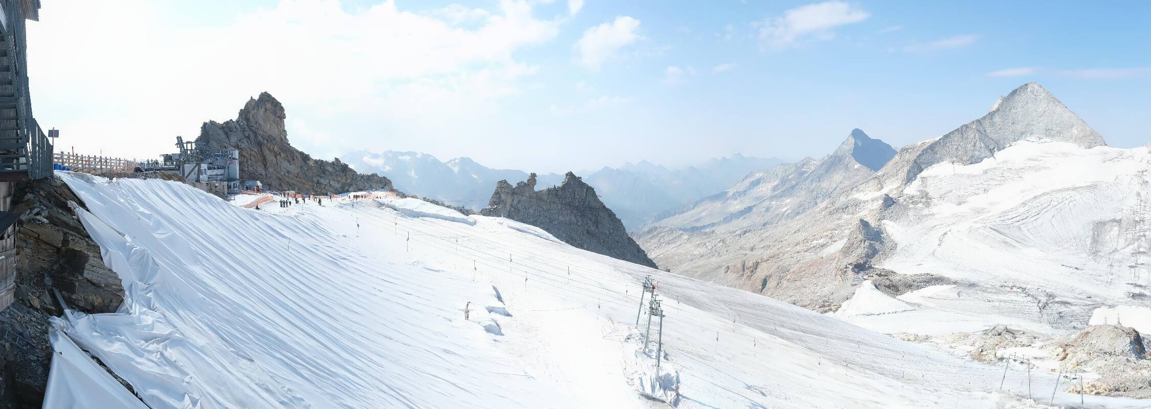 Archived image Webcam Hintertux Glacier - View from Gefrorene Wand