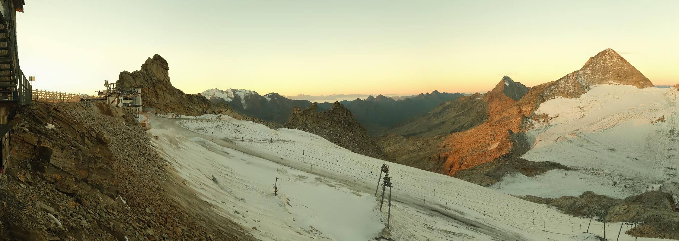 Archiv Foto Webcam Hintertuxer Gletscher - Ausblick Gefrorene Wand