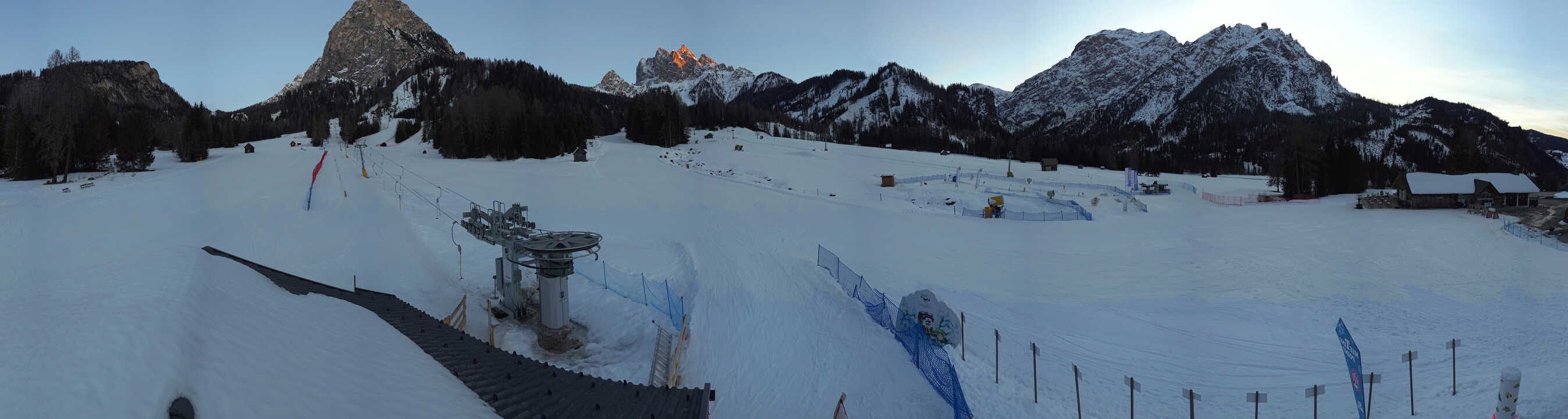 Archived image Webcam 3 Zinnen Dolomites - Skilifts Braies (Prags)
