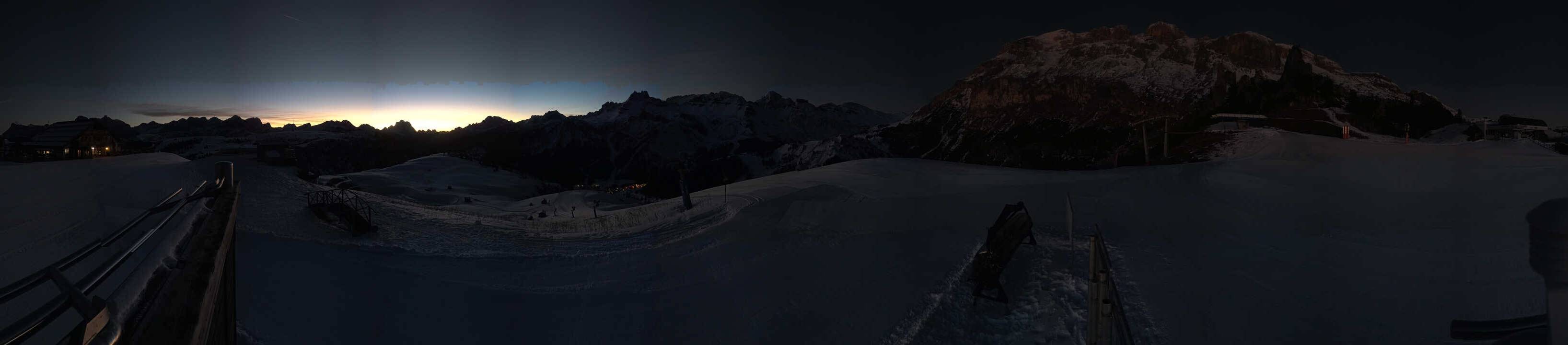 Archiv Foto Webcam Arabba - Bergrestaurant am Monte Burz