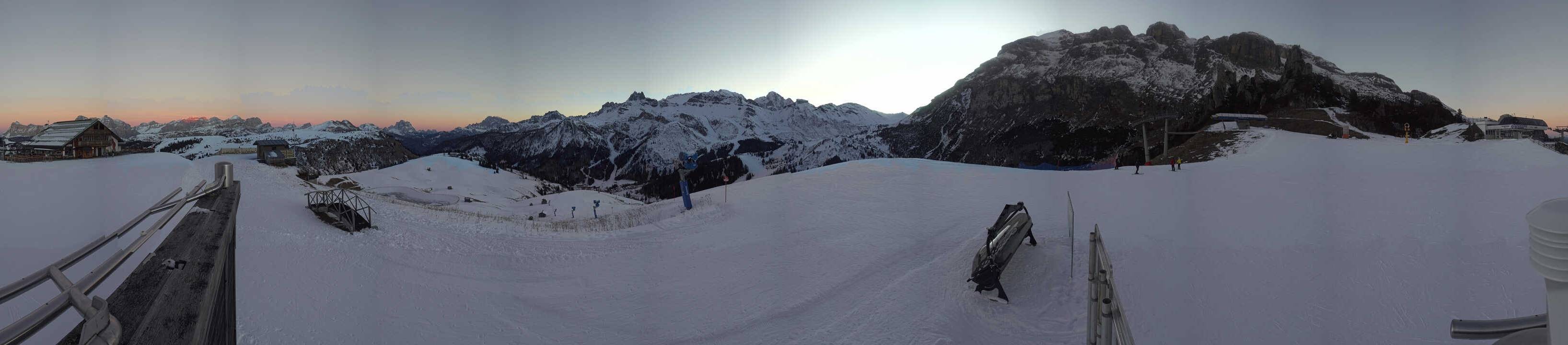 Archiv Foto Webcam Arabba - Bergrestaurant am Monte Burz