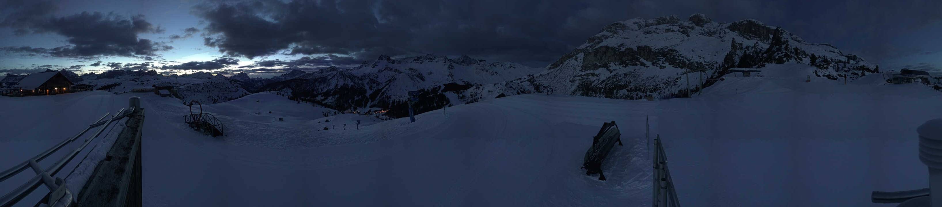 Archiv Foto Webcam Arabba - Bergrestaurant am Monte Burz