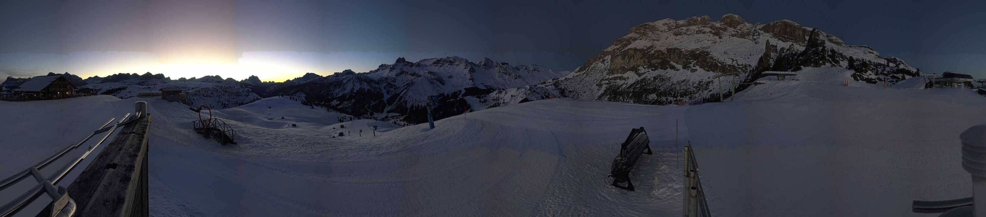 Archiv Foto Webcam Arabba - Bergrestaurant am Monte Burz