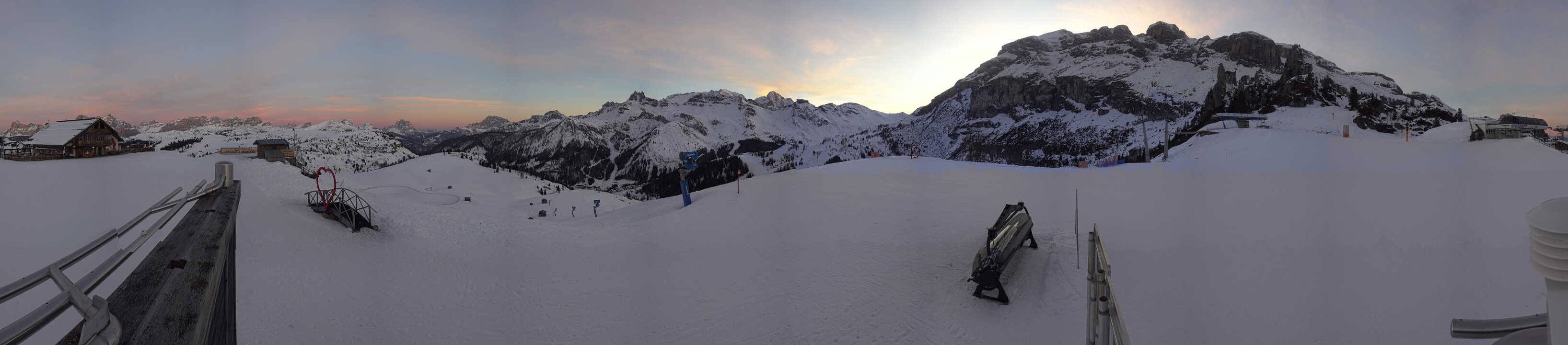 Archiv Foto Webcam Arabba - Bergrestaurant am Monte Burz