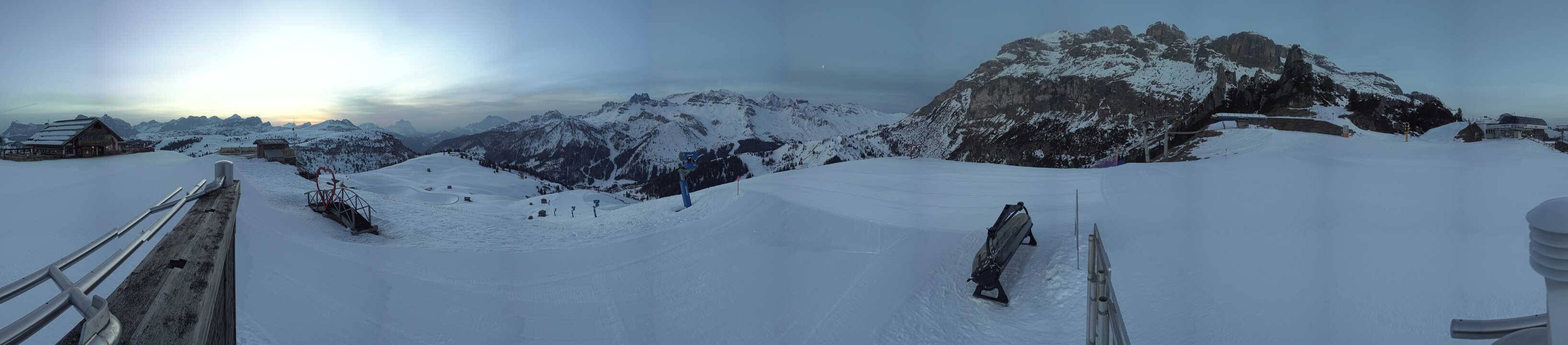 Archiv Foto Webcam Arabba - Bergrestaurant am Monte Burz