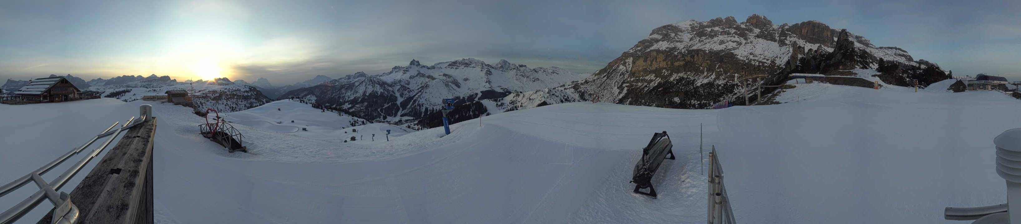 Archiv Foto Webcam Arabba - Bergrestaurant am Monte Burz