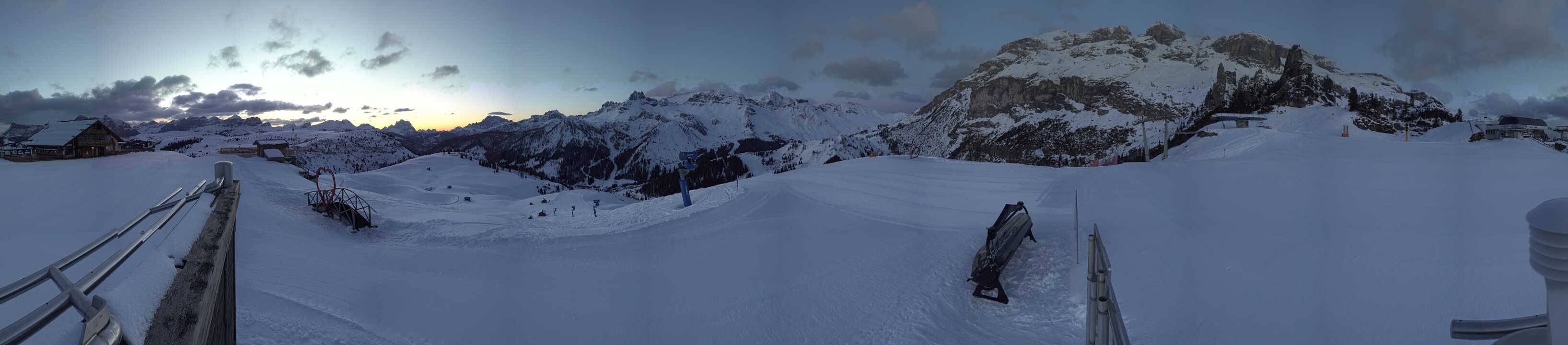 Archiv Foto Webcam Arabba - Bergrestaurant am Monte Burz