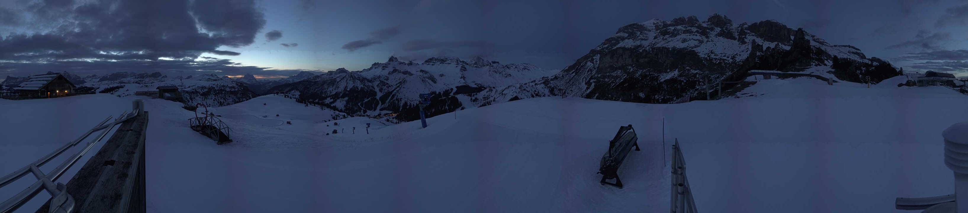 Archiv Foto Webcam Arabba - Bergrestaurant am Monte Burz