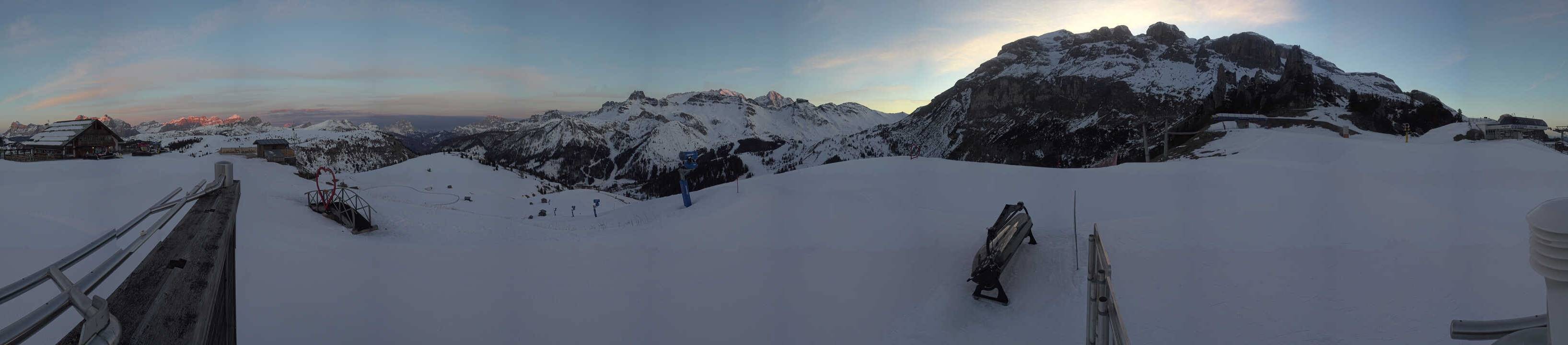 Archiv Foto Webcam Arabba - Bergrestaurant am Monte Burz