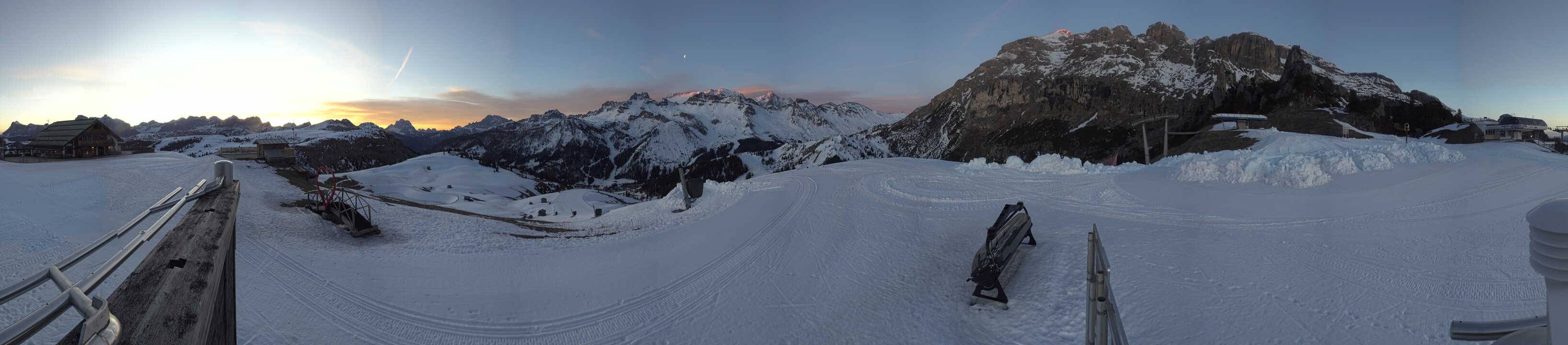 Archiv Foto Webcam Arabba - Bergrestaurant am Monte Burz