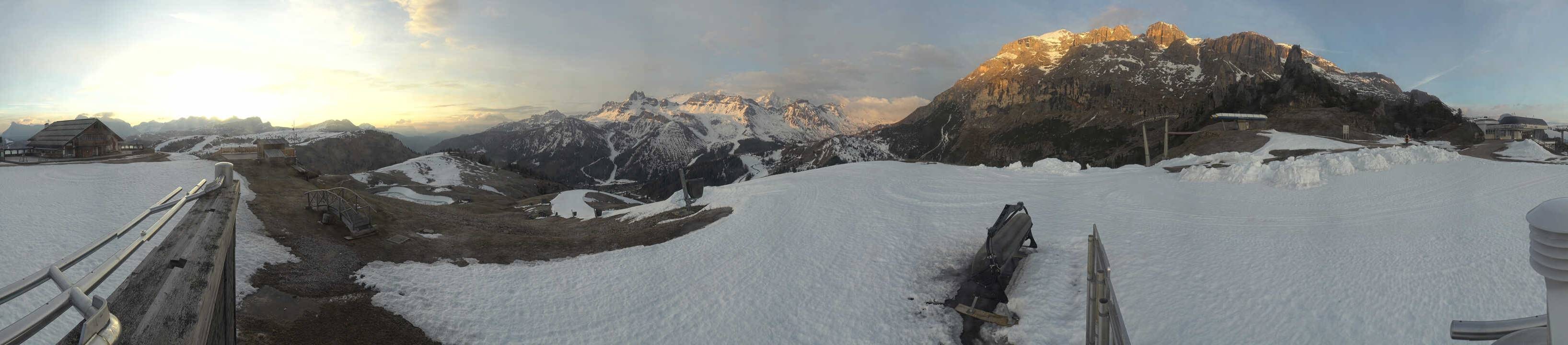 Archiv Foto Webcam Arabba - Bergrestaurant am Monte Burz