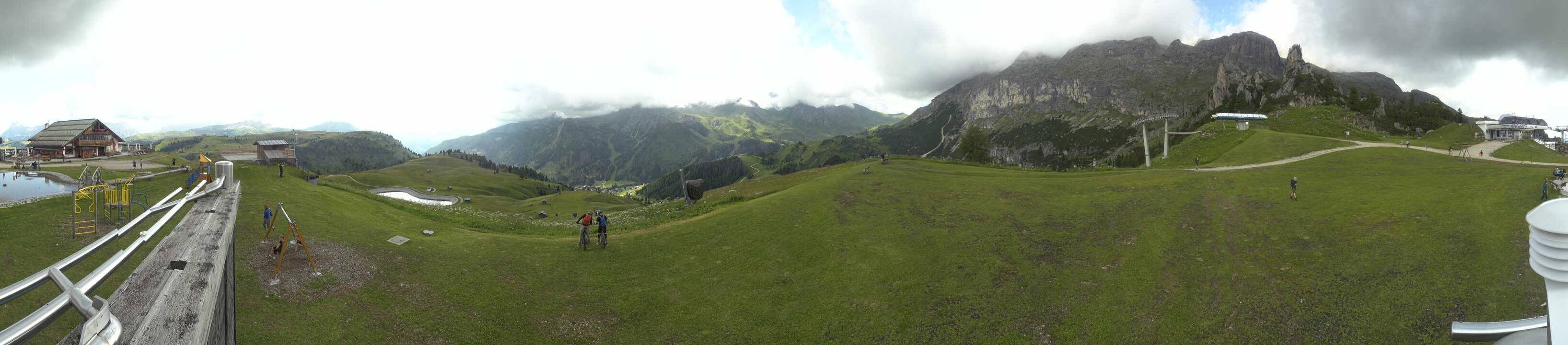 Archiv Foto Webcam Arabba - Bergrestaurant am Monte Burz