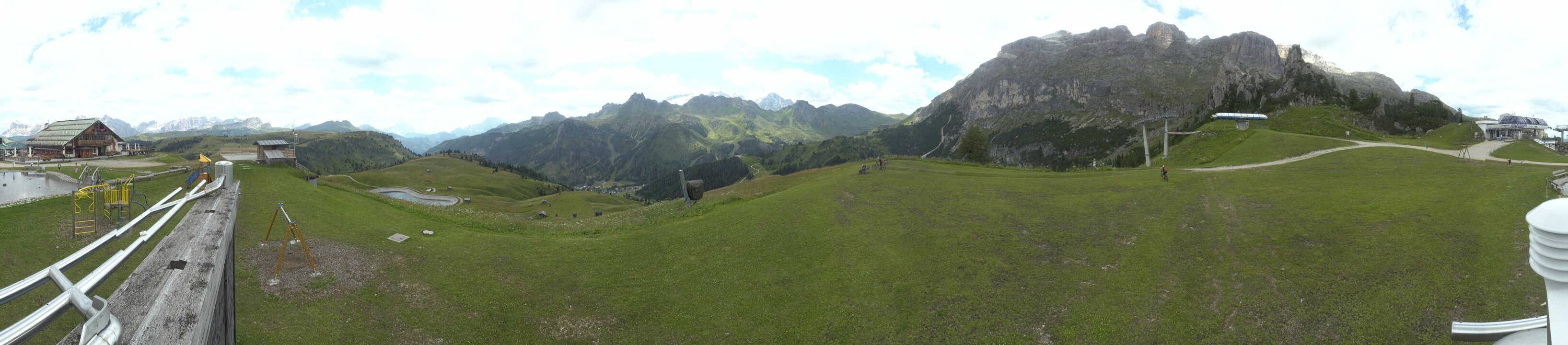 Archiv Foto Webcam Arabba - Bergrestaurant am Monte Burz