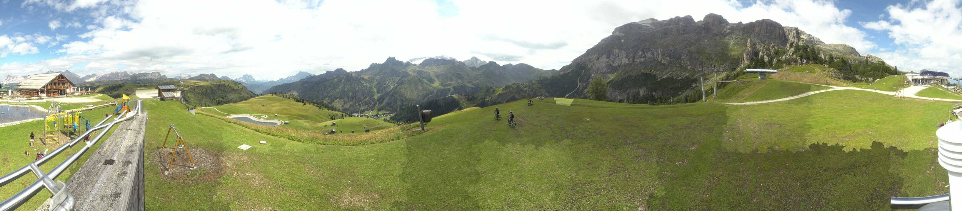 Archiv Foto Webcam Arabba - Bergrestaurant am Monte Burz