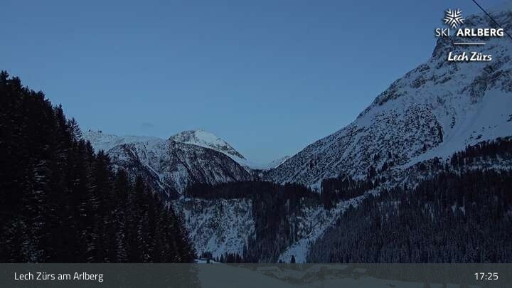 Archiv Foto Webcam Lech Zürs am Arlberg - Blick auf Zug