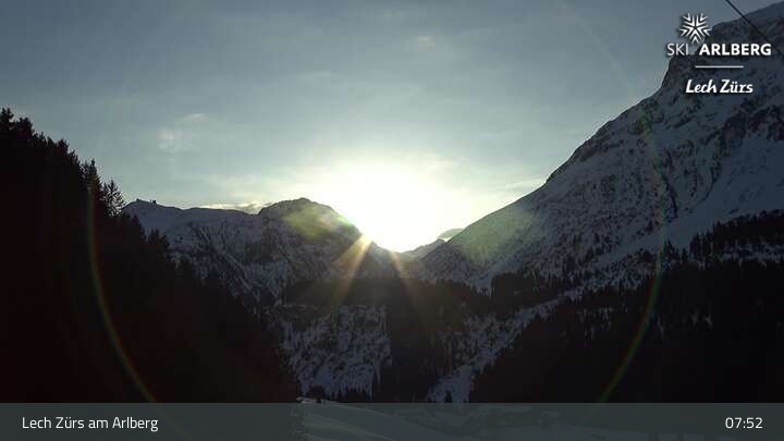Archiv Foto Webcam Lech Zürs am Arlberg - Blick auf Zug