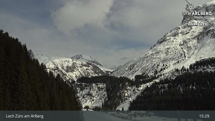 Archiv Foto Webcam Lech Zürs am Arlberg - Blick auf Zug