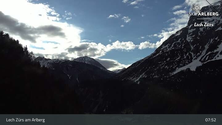 Archiv Foto Webcam Lech Zürs am Arlberg - Blick auf Zug