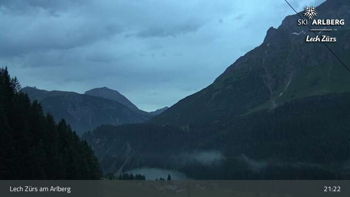 Archiv Foto Webcam Lech Zürs am Arlberg - Blick auf Zug