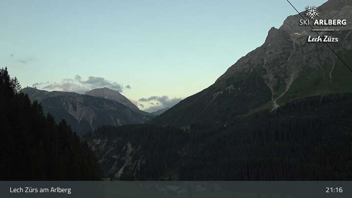 Archiv Foto Webcam Lech Zürs am Arlberg - Blick auf Zug