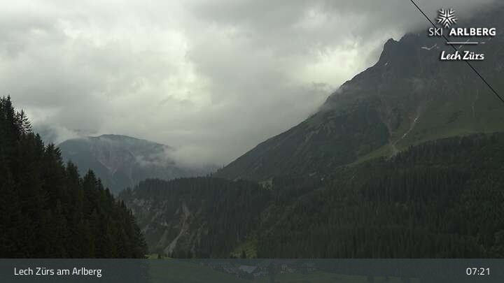 Archiv Foto Webcam Lech Zürs am Arlberg - Blick auf Zug