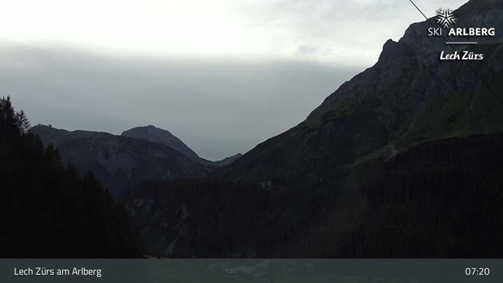 Archiv Foto Webcam Lech Zürs am Arlberg - Blick auf Zug