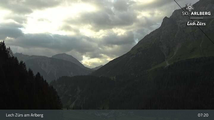 Archiv Foto Webcam Lech Zürs am Arlberg - Blick auf Zug