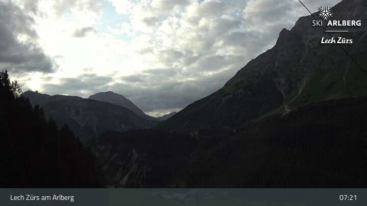 Archiv Foto Webcam Lech Zürs am Arlberg - Blick auf Zug