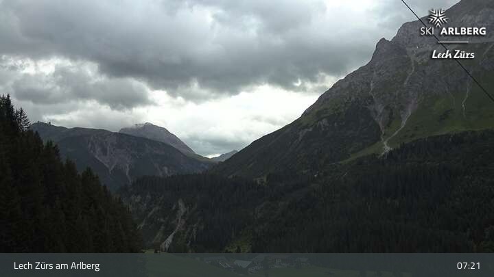 Archiv Foto Webcam Lech Zürs am Arlberg - Blick auf Zug