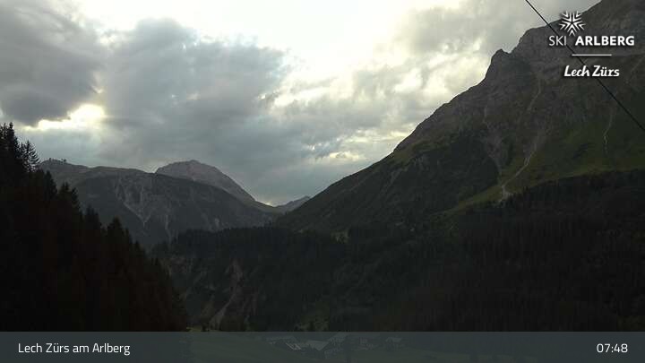 Archiv Foto Webcam Lech Zürs am Arlberg - Blick auf Zug