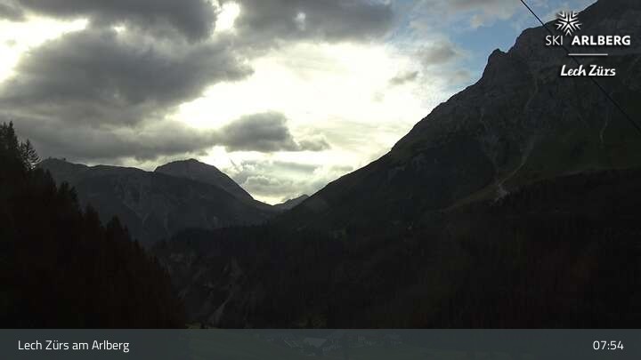 Archiv Foto Webcam Lech Zürs am Arlberg - Blick auf Zug