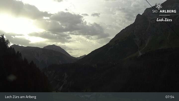 Archiv Foto Webcam Lech Zürs am Arlberg - Blick auf Zug