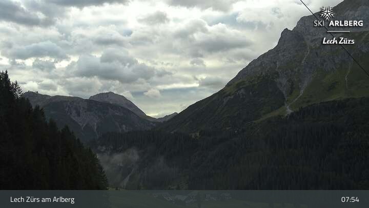 Archiv Foto Webcam Lech Zürs am Arlberg - Blick auf Zug