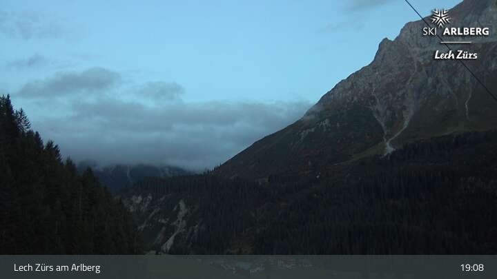 Archiv Foto Webcam Lech Zürs am Arlberg - Blick auf Zug