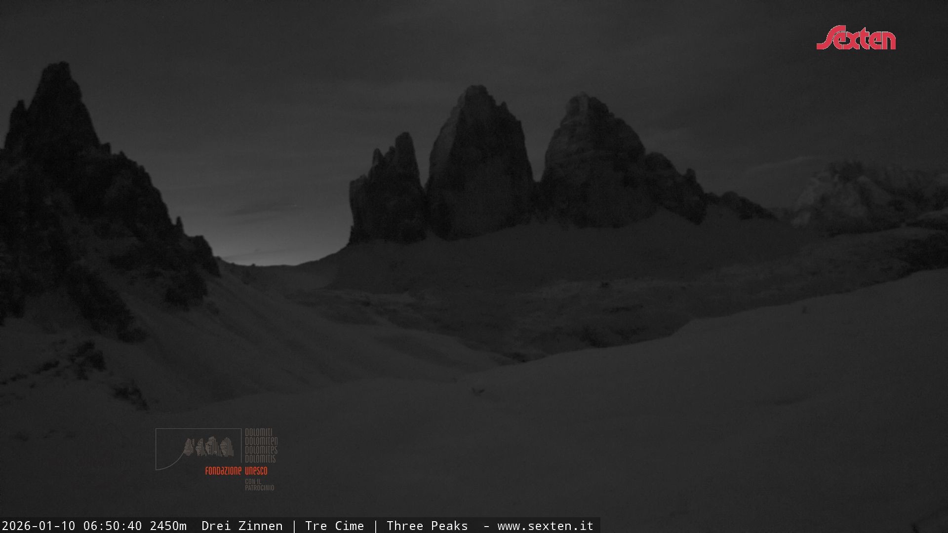Archived image Webcam Dolomites South Tyrol: Mountain Hut Antonio Locatelli