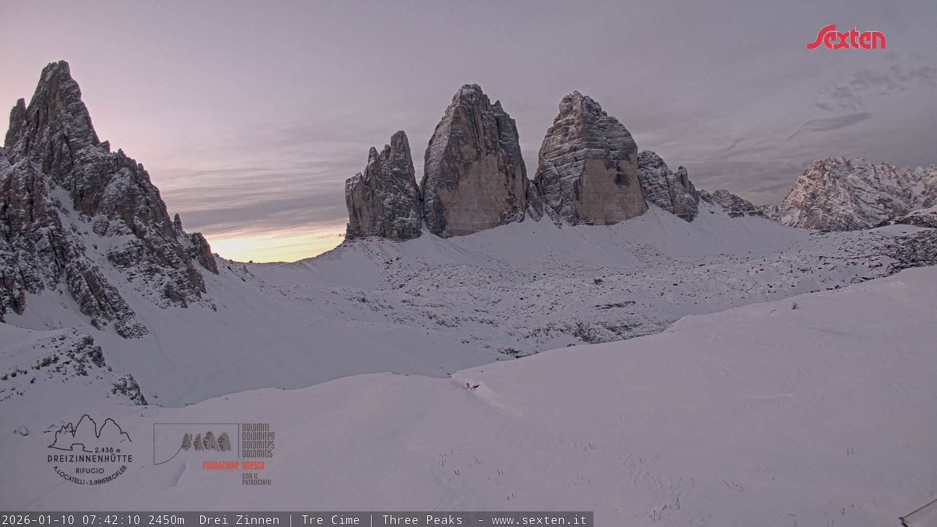 Archived image Webcam Dolomites South Tyrol: Mountain Hut Antonio Locatelli