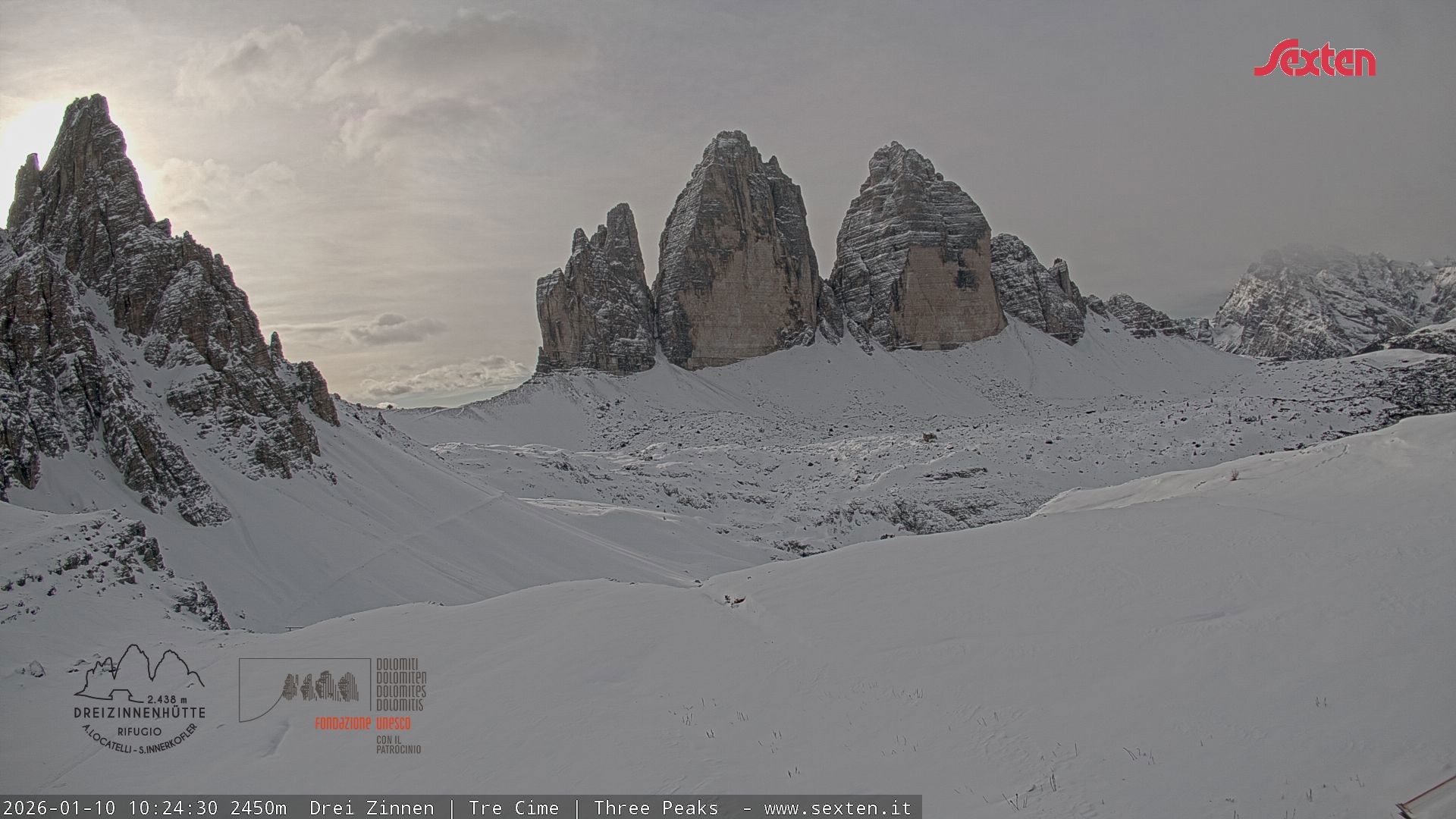 Archived image Webcam Dolomites South Tyrol: Mountain Hut Antonio Locatelli