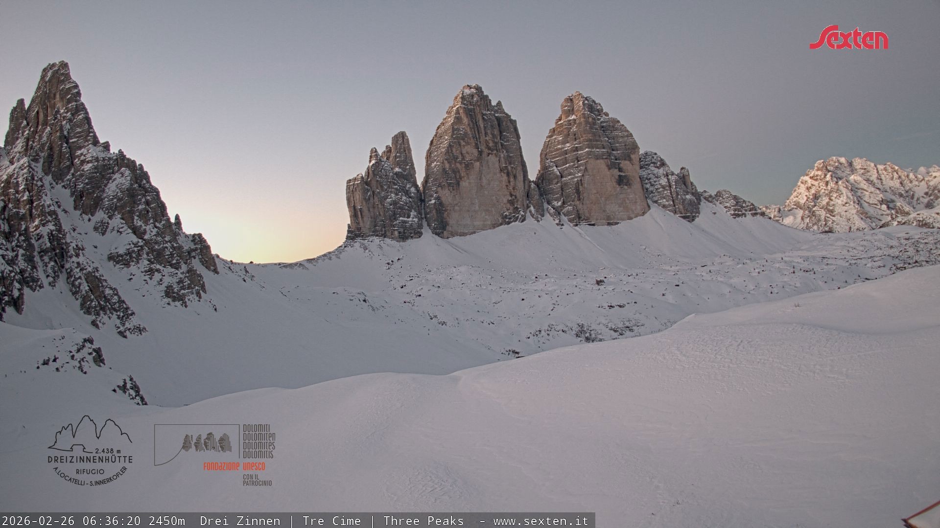 Archived image Webcam Dolomites South Tyrol: Mountain Hut Antonio Locatelli