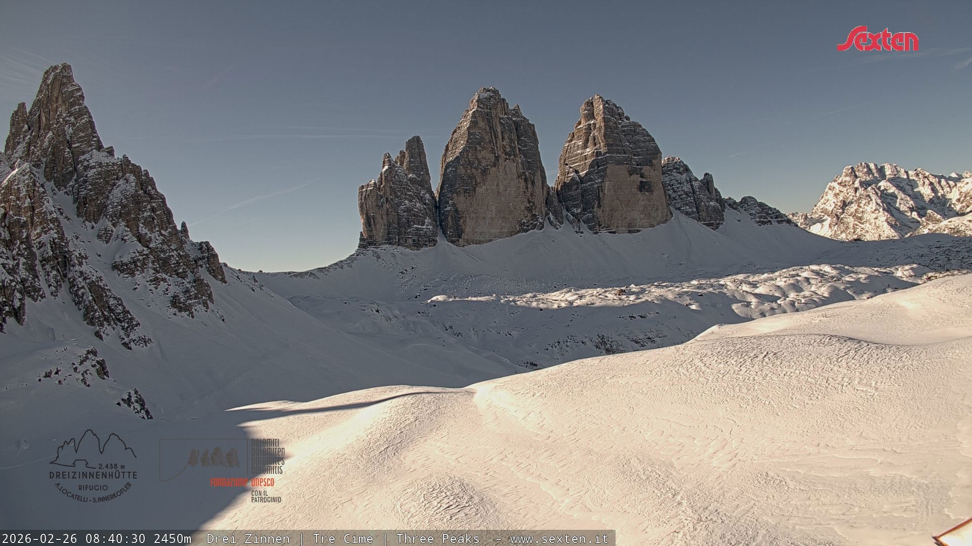 Archived image Webcam Dolomites South Tyrol: Mountain Hut Antonio Locatelli