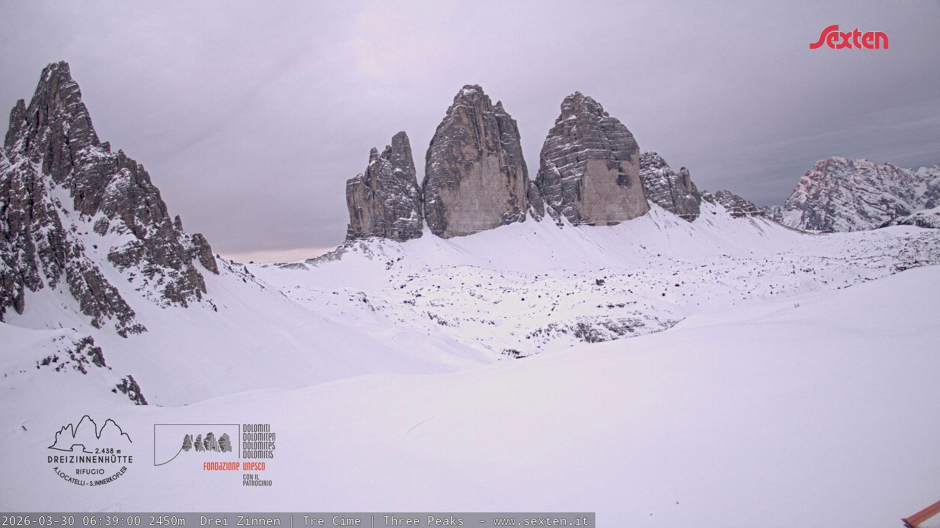 Archived image Webcam Dolomites South Tyrol: Mountain Hut Antonio Locatelli