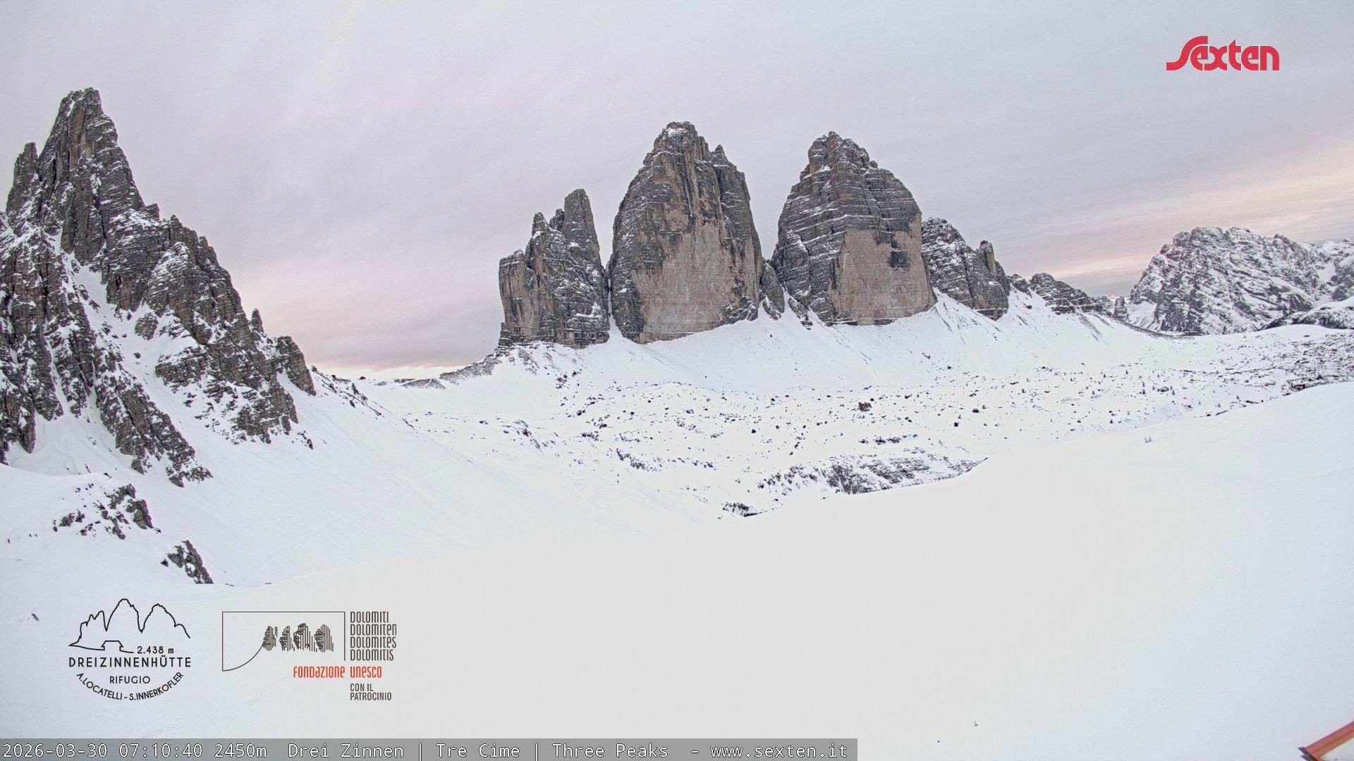 Archived image Webcam Dolomites South Tyrol: Mountain Hut Antonio Locatelli