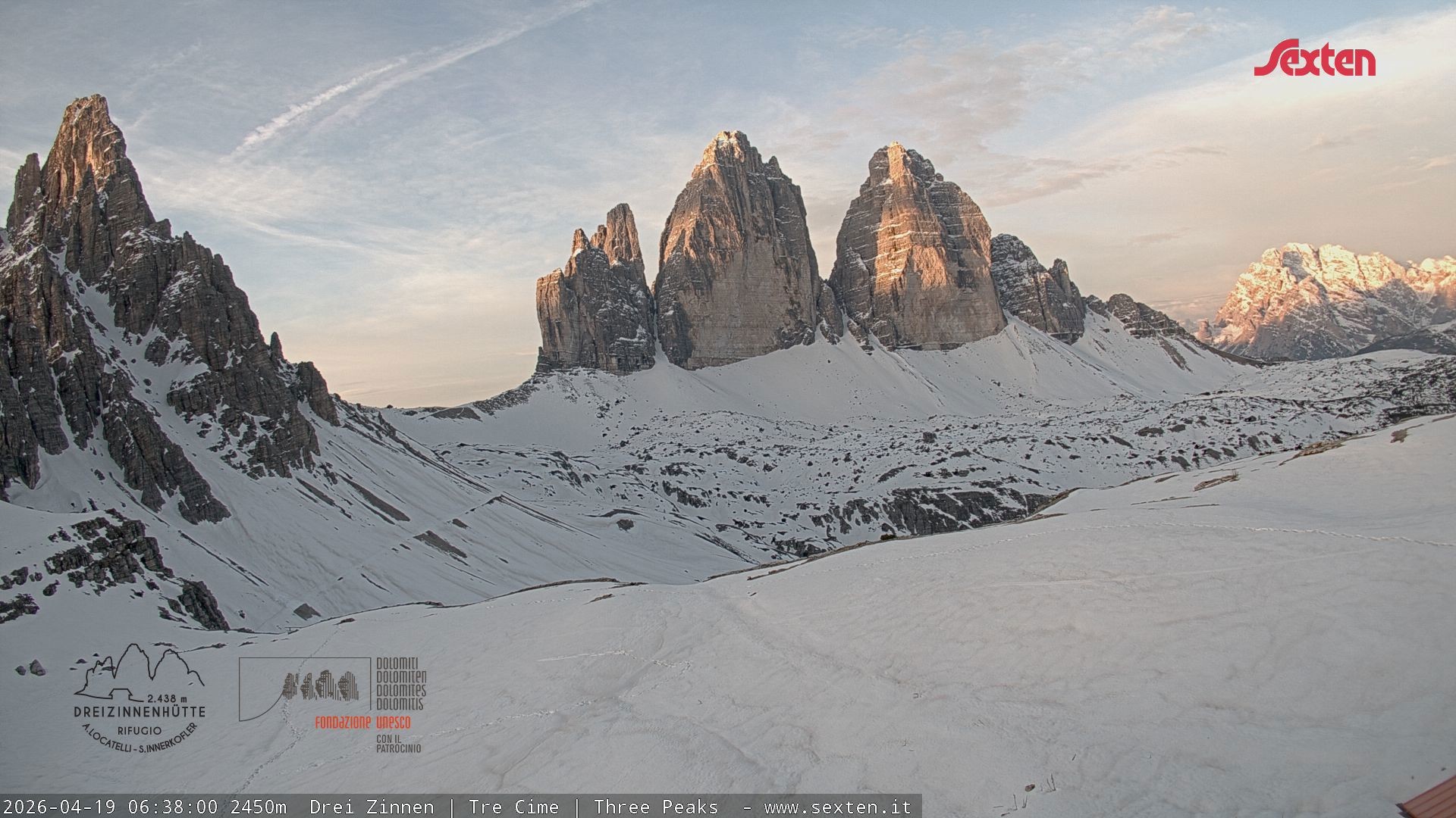 Archived image Webcam Dolomites South Tyrol: Mountain Hut Antonio Locatelli
